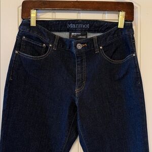 Marmot Women's straight leg jeans. Size 6.